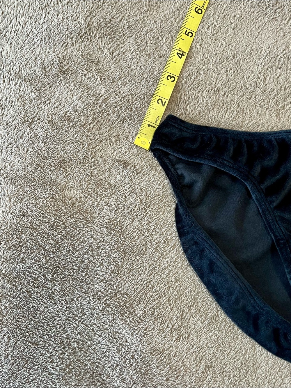 2xist Black Low-Rise Contour Sliq Brief, medium, soft velvet feel - Picture 6 of 6